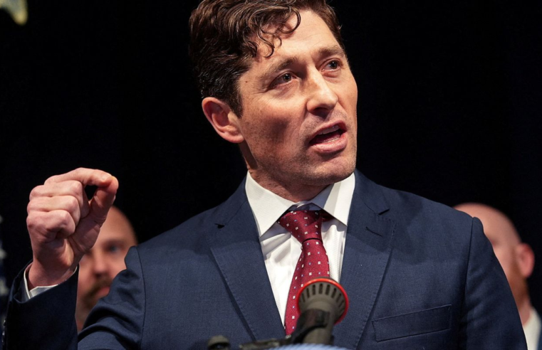 Prefeito de Minneapolis anuncia saída de agentes do ICE da cidade