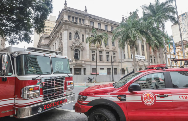 Incêndio atinge prédio da Faculdade de Direito da USP em São Paulo
