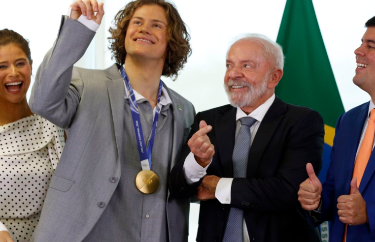 Lula recebe Lucas Pinheiro, medalha de ouro nos Jogos de Inverno
