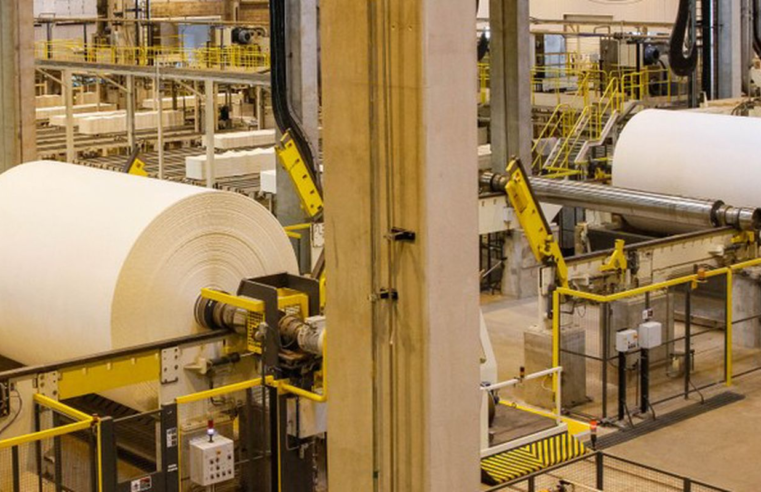 CNI aponta juros como responsáveis por desaceleração da indústria