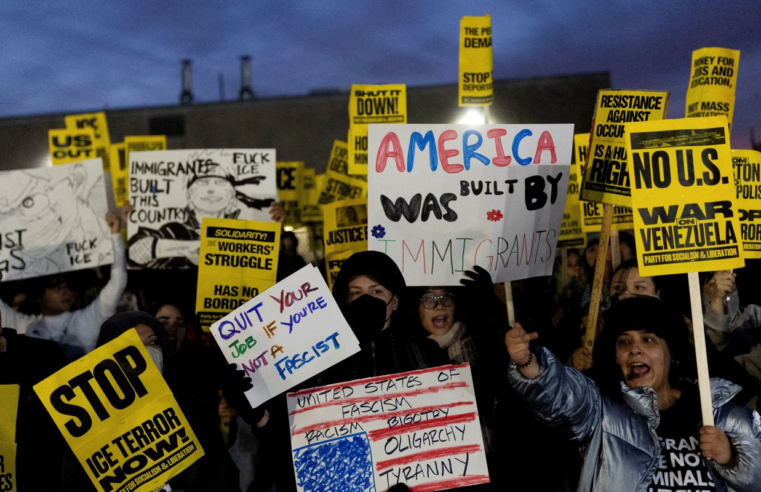 Desordem mundial de Trump: ONG alerta para autoritarismo em 100 países