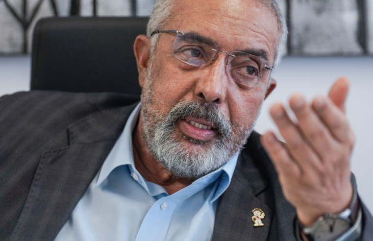 Não há mais razão para manter escala 6×1 e jornada de 44h, diz senador