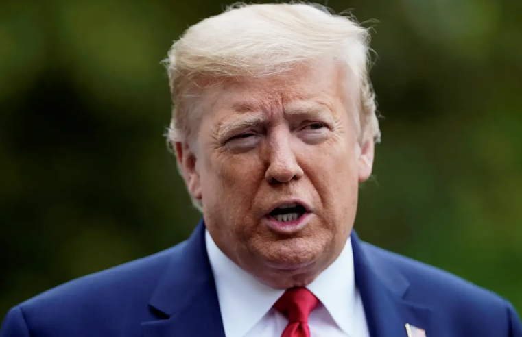 Trump posta vídeo racista com casal Obama como macacos