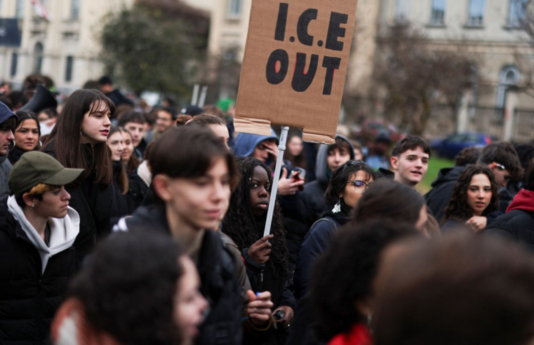 Protestos contra ICE ocorrem em Milão antes da abertura da Olimpíada