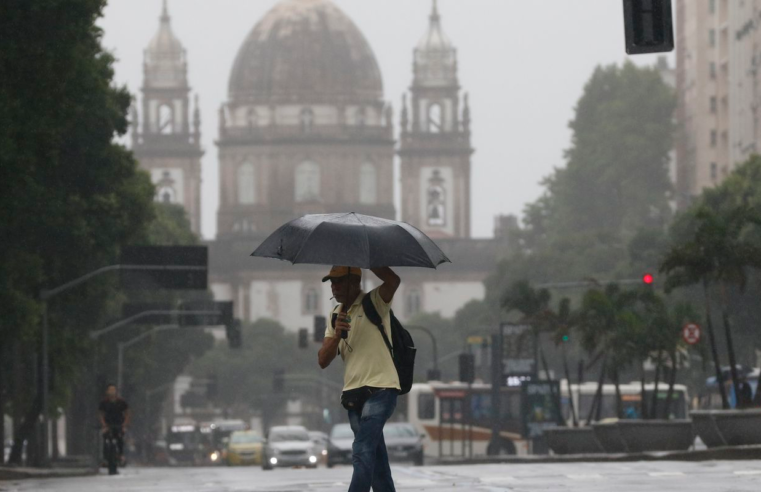 Chuvas intensas no Rio de Janeiro levam ao acionamento da Marinha