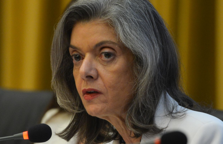 Cármen Lúcia vota contra gratificação de desempenho a inativos do INSS