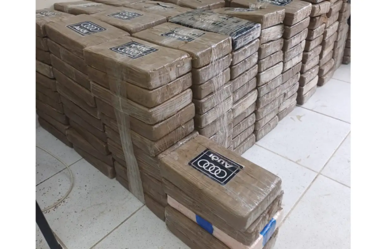 Operação internacional apreende 1,3 t de cocaína em alto mar