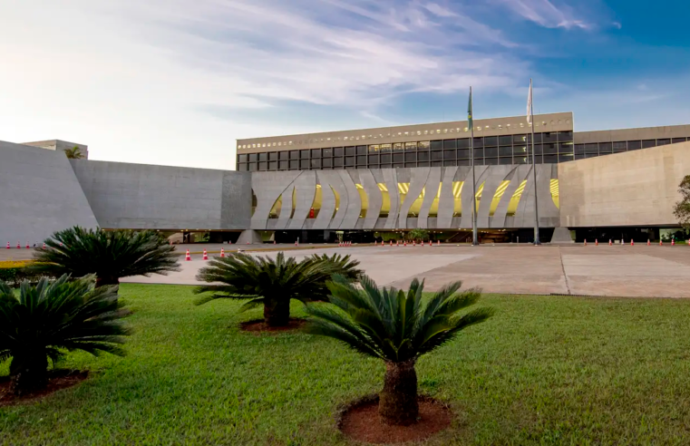 STJ afasta cautelarmente ministro acusado de importunação sexual