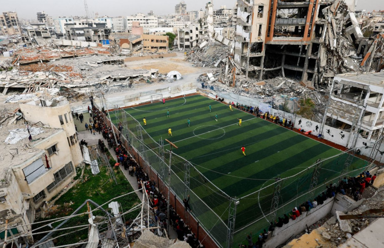 Futebol volta a campo de Gaza, em meio a perdas e ruínas da guerra