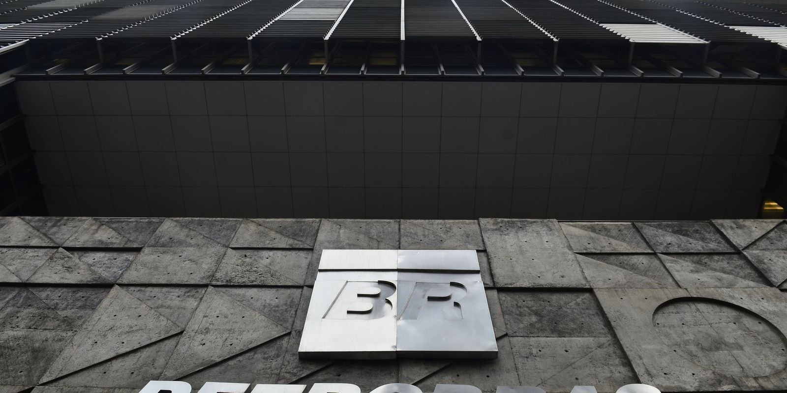 Petrobras abre mão de assumir controle da petroquímica Braskem