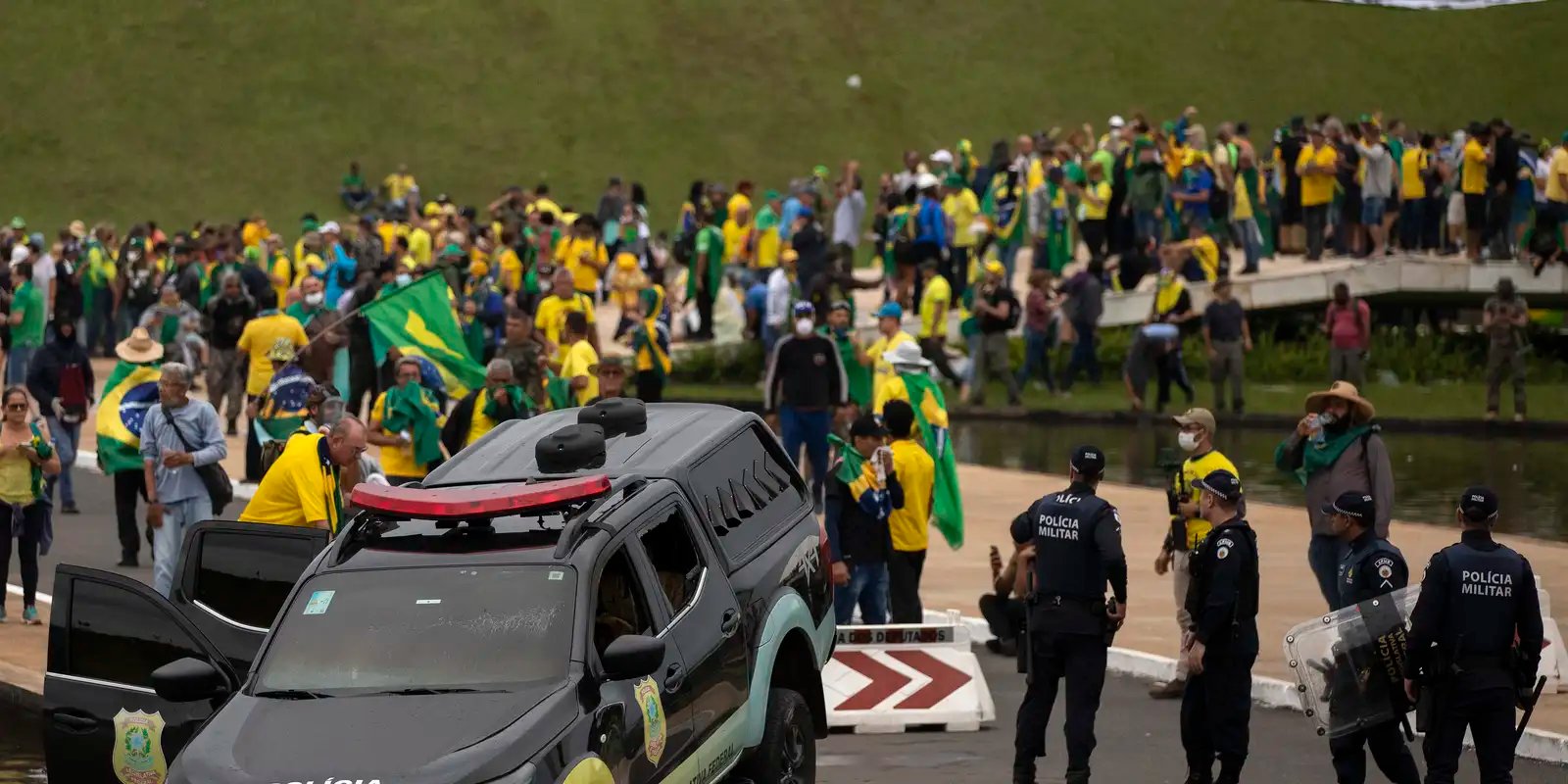 Moraes vota por rejeitar recurso de cúpula da PMDF condenada pelo 8/1