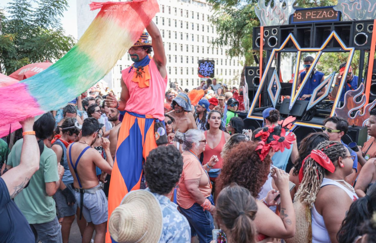 Bloco Aparelhinho celebra 15 anos de carnaval em Brasília