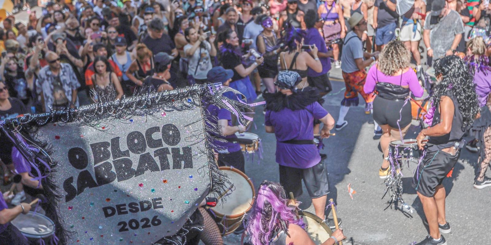 Em SP, bloco mistura clássicos do Black Sabbath com ritmos brasileiros