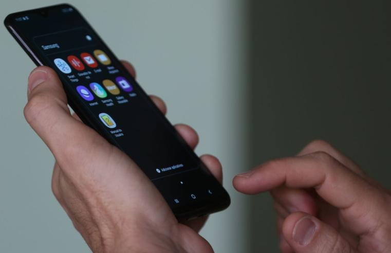 Veja dicas para proteger seu celular de golpes virtuais no carnaval