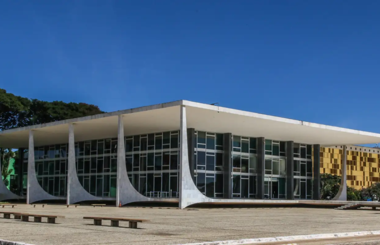 STF derruba lei que criou Programa Escola Sem Partido no Paraná