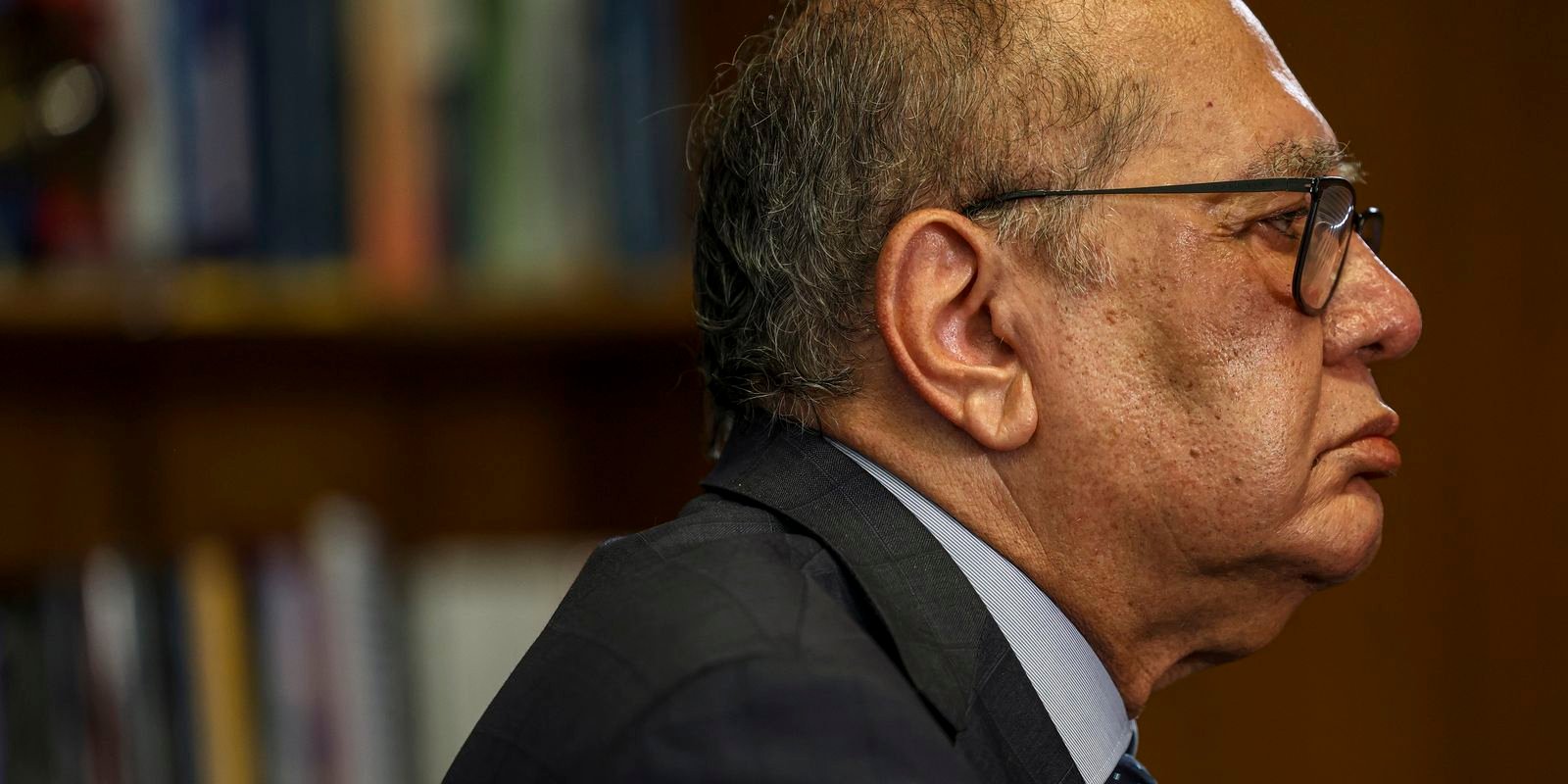 Gilmar Mendes suspende penduricalhos a membros do Judiciário e MP