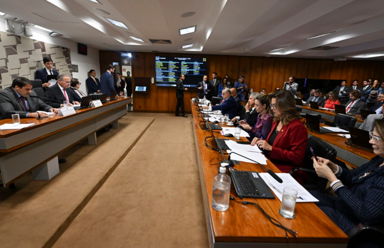 Senadores cobram CVM por suposta omissão no caso do Banco Master