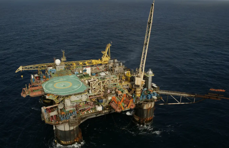 Produção de petróleo e gás no país cresce 13,3% em 2025 e bate recorde