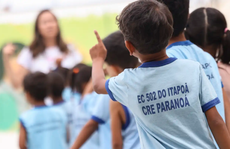 Ensino fundamental atinge 99,5% de frequência; atraso escolar cai
