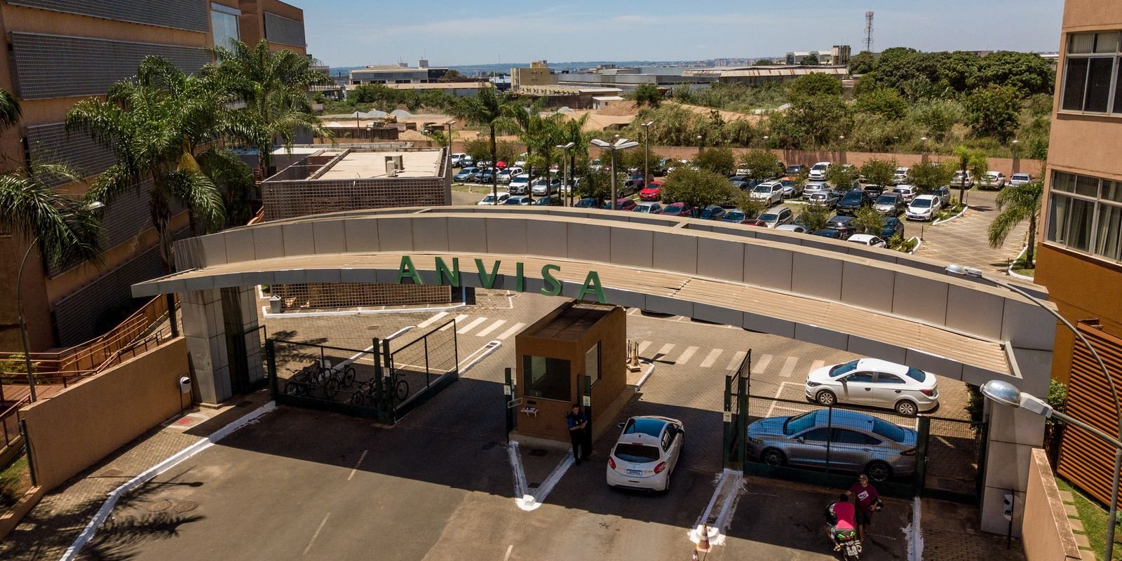 Anvisa recolhe esmaltes em gel com substância proibibida