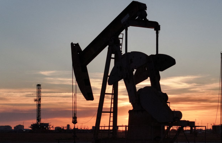 Dólar salta a R$ 5,26, e Bolsa cai 3% com escalada no Oriente Médio