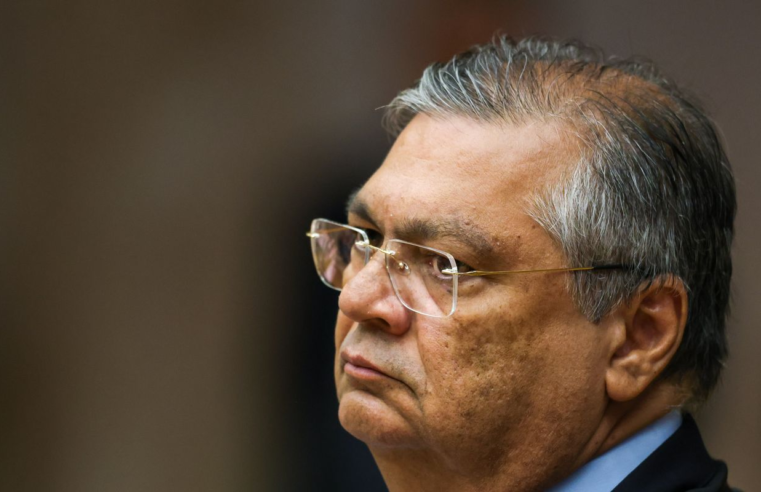 Dino suspende decisão da CPMI do INSS que quebrou sigilos de Lulinha