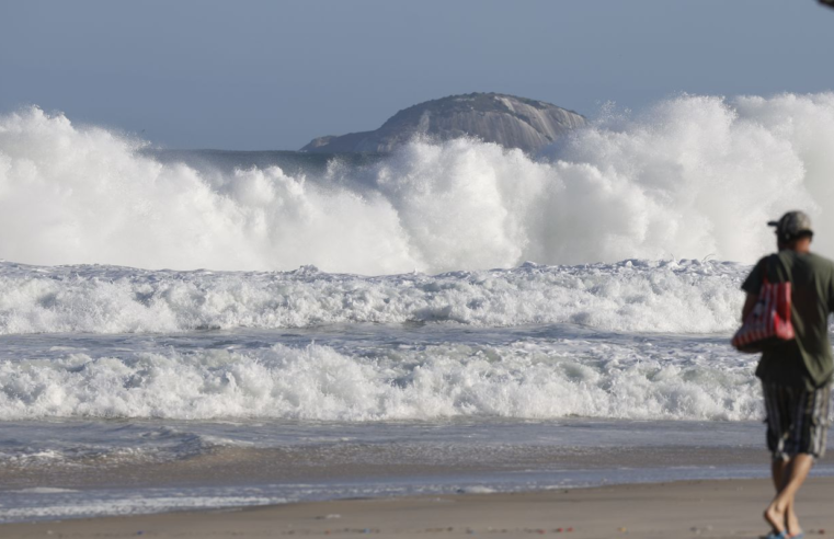 Especialistas alertam para riscos ambientais de intervenções em praias