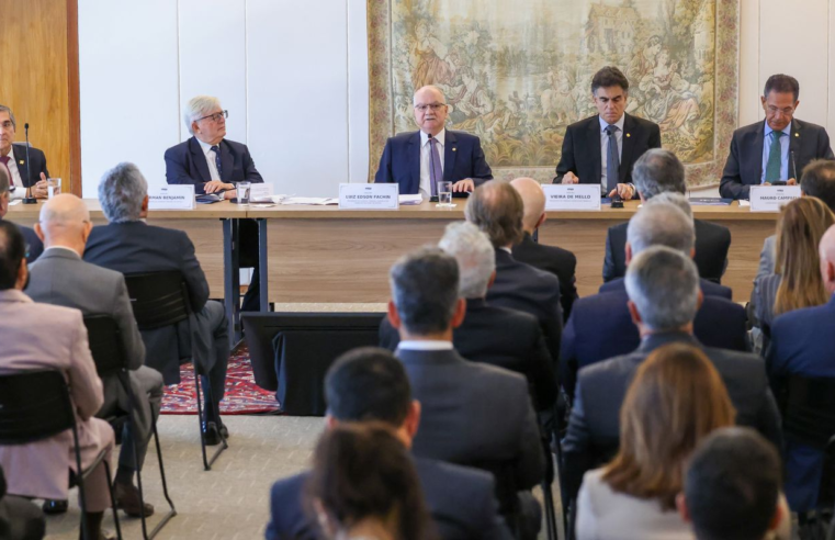 Fachin defende distanciamento de interesses no Judiciário