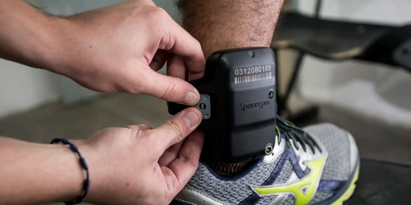 Câmara aprova uso obrigatório de tornozeleira por agressores de mulher