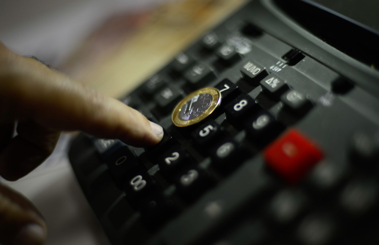 Inflação oficial recua para 3,81%, com variação de 0,7% em fevereiro