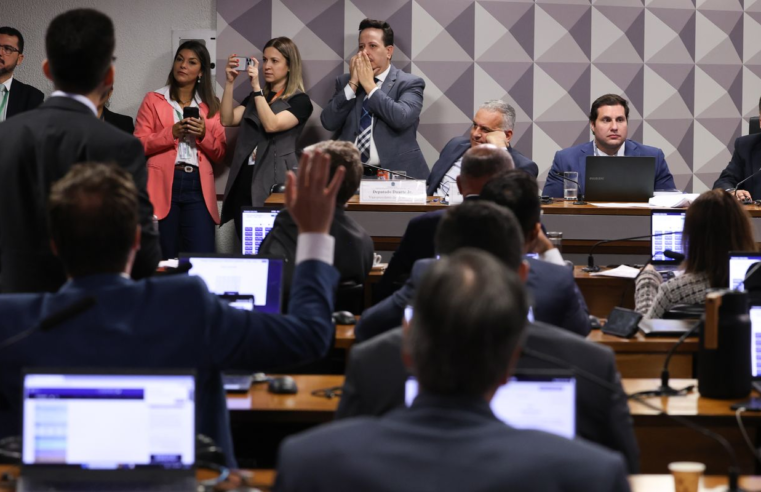 CPMI do INSS aprova convocação de cunhado e ex-namorada de Vorcaro