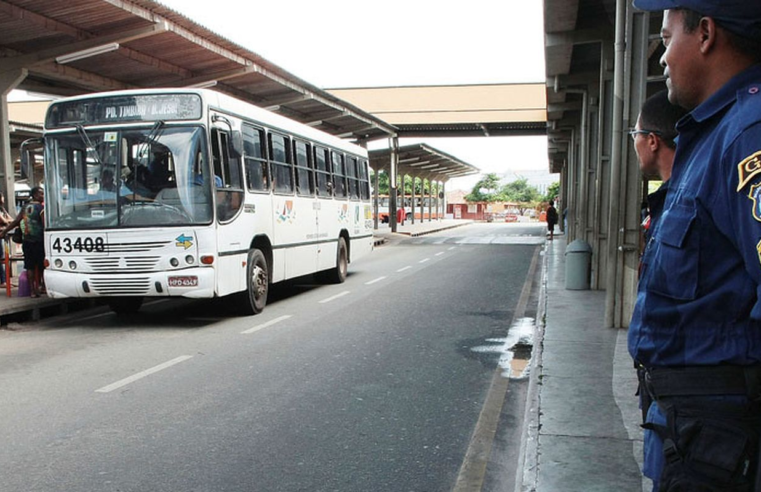 Rodoviários de São Luís fazem greve para cobrar pagamento de reajustes