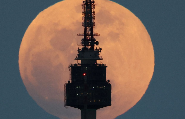 Começou na madrugada de hoje o fenômeno da Lua de Sangue
